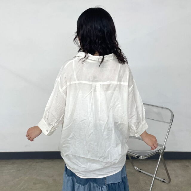 裾タックシャツ
