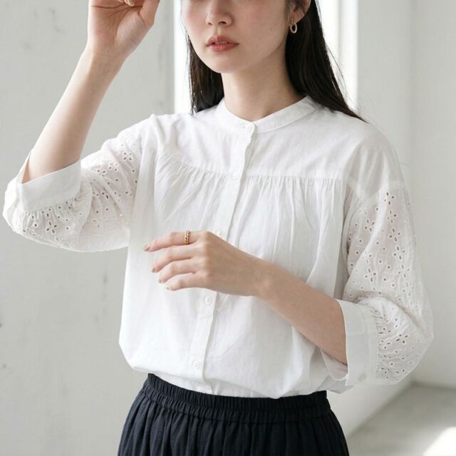 シャーリング刺繍ブラウス