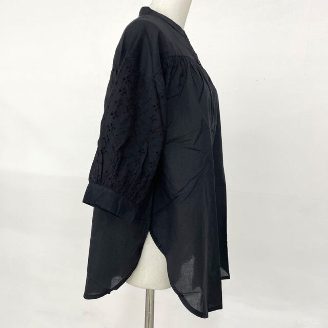 シャーリング刺繍ブラウス