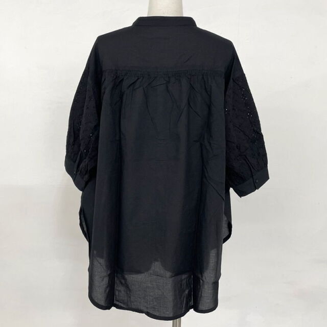 シャーリング刺繍ブラウス