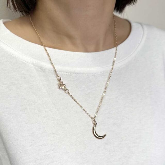 月モチーフネックレス