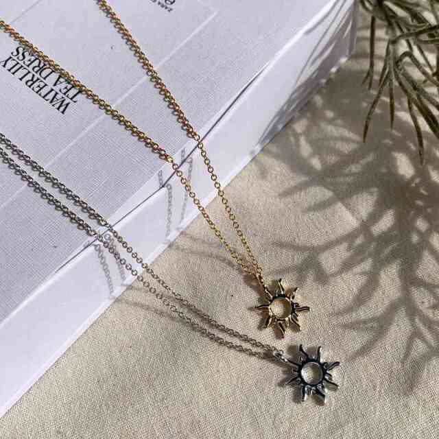 太陽モチーフネックレス