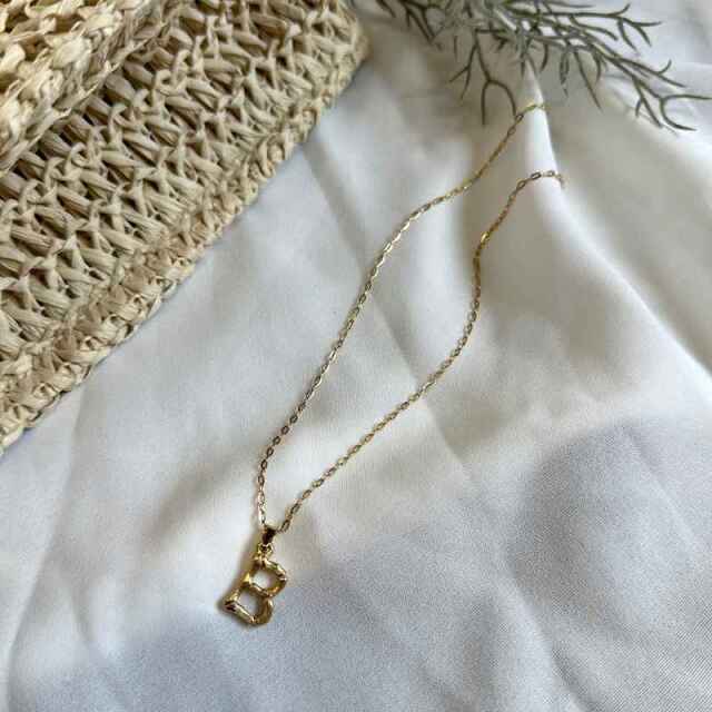 イニシャルBネックレス