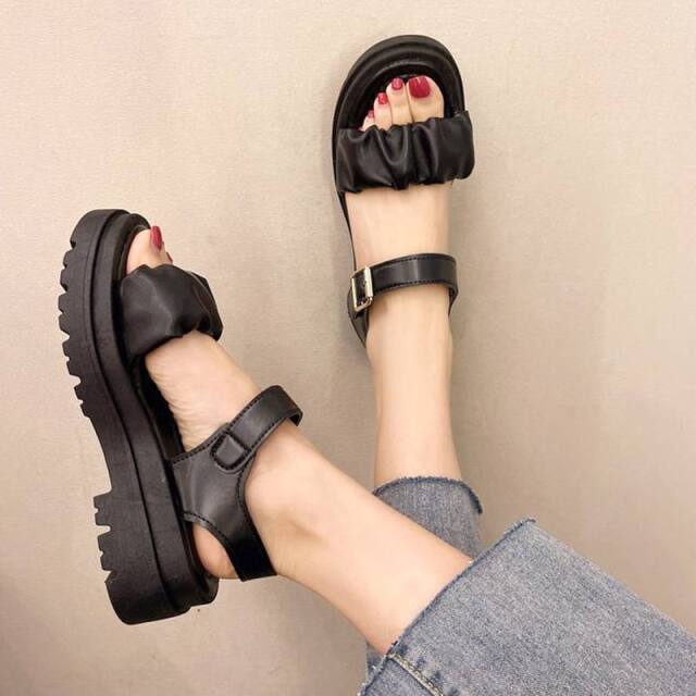 ★WEB限定★ギャザーストラップサンダル