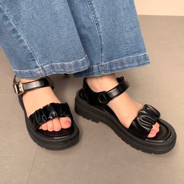 ★WEB限定★ギャザーストラップサンダル