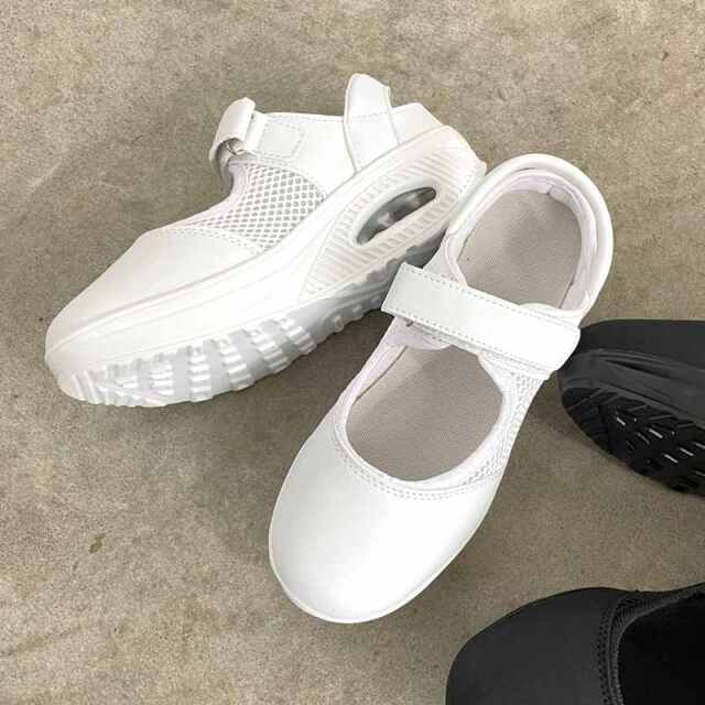 メッシュスニーカー