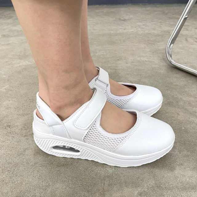 メッシュスニーカー