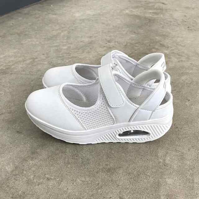 メッシュスニーカー