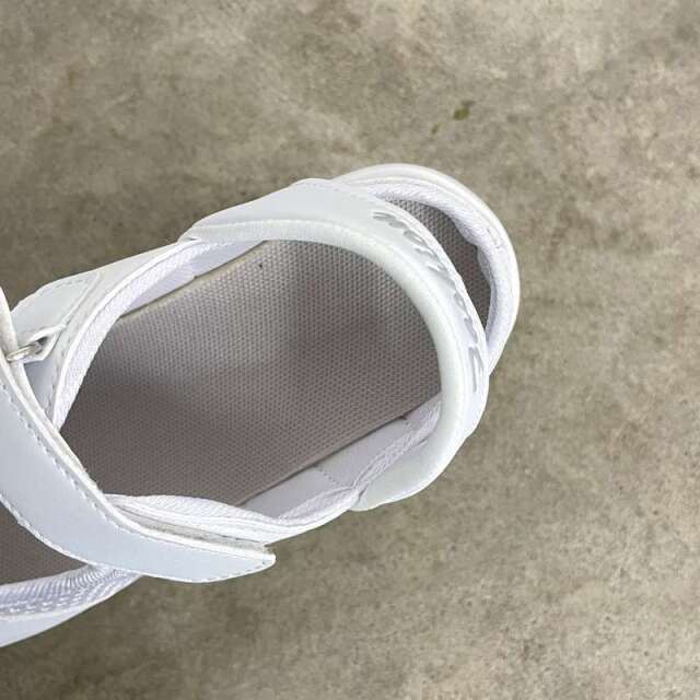 メッシュスニーカー