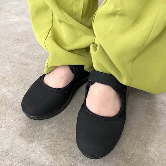 メッシュスニーカー