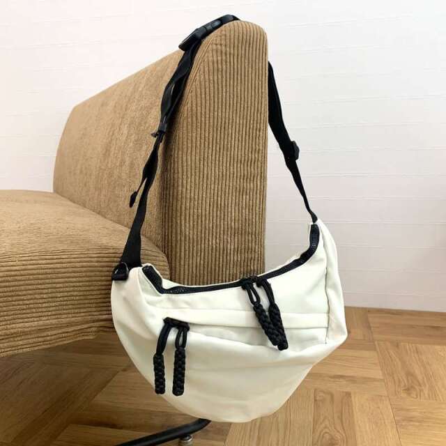 撥水ショルダーバッグ