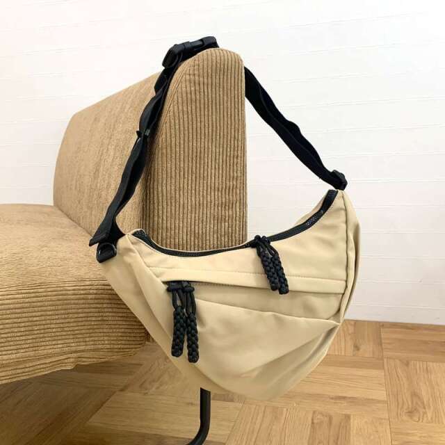 撥水ショルダーバッグ