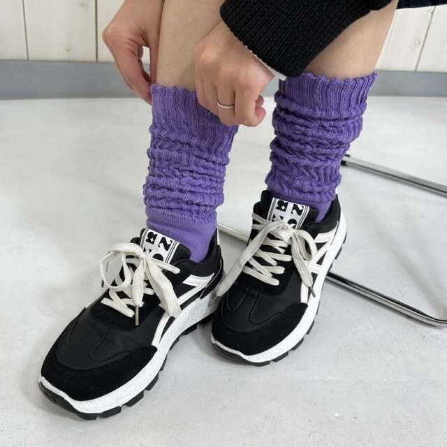 ラインスニーカー