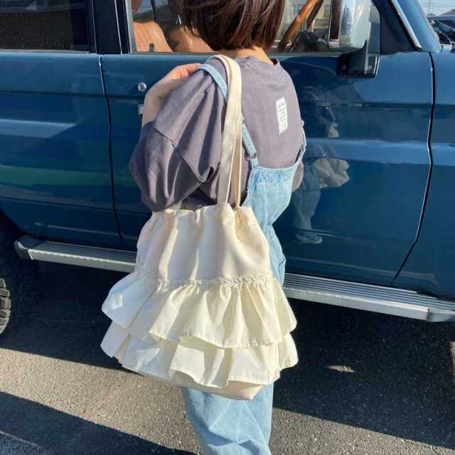 フリルトートバッグ