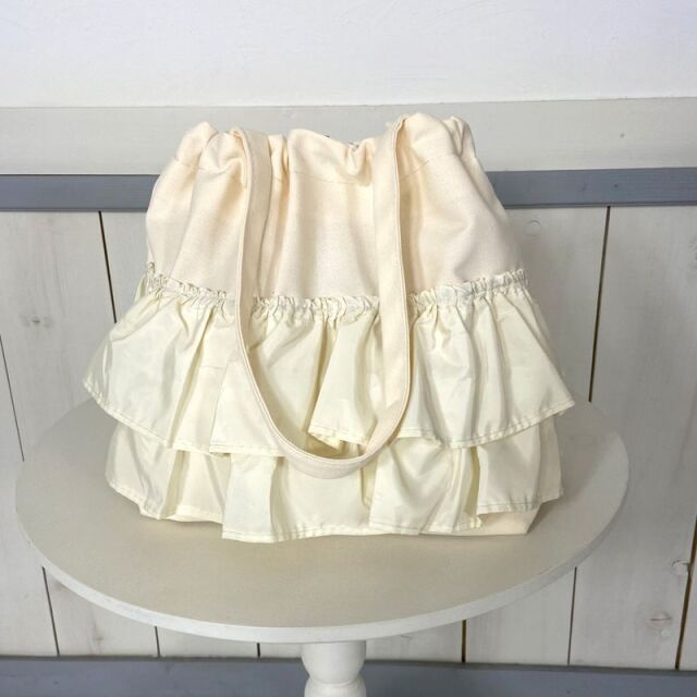 フリルトートバッグ