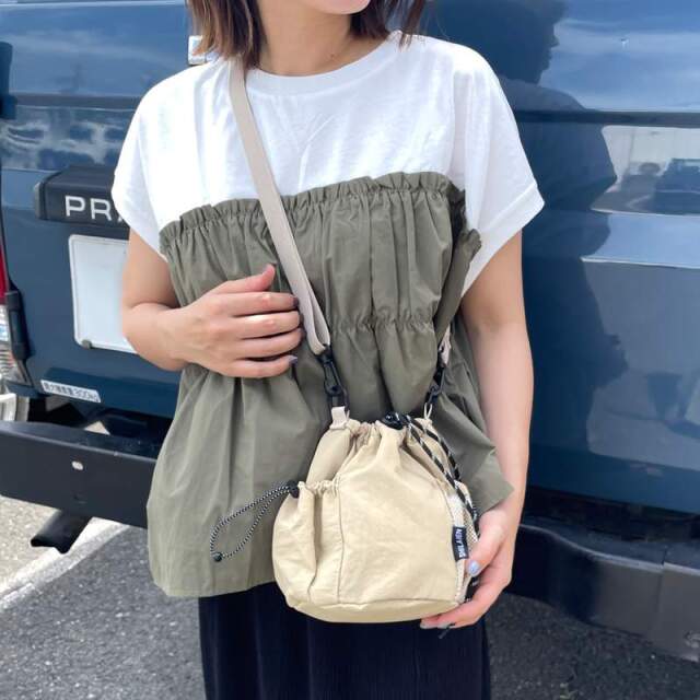 撥水サコッシュ
