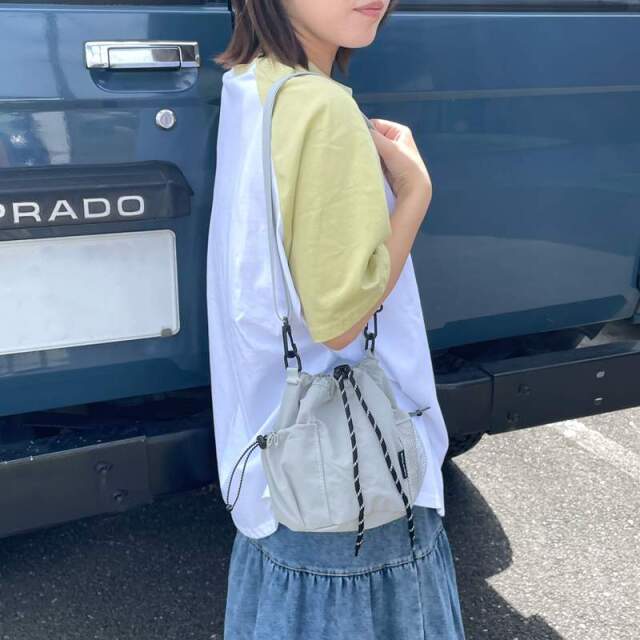撥水サコッシュ