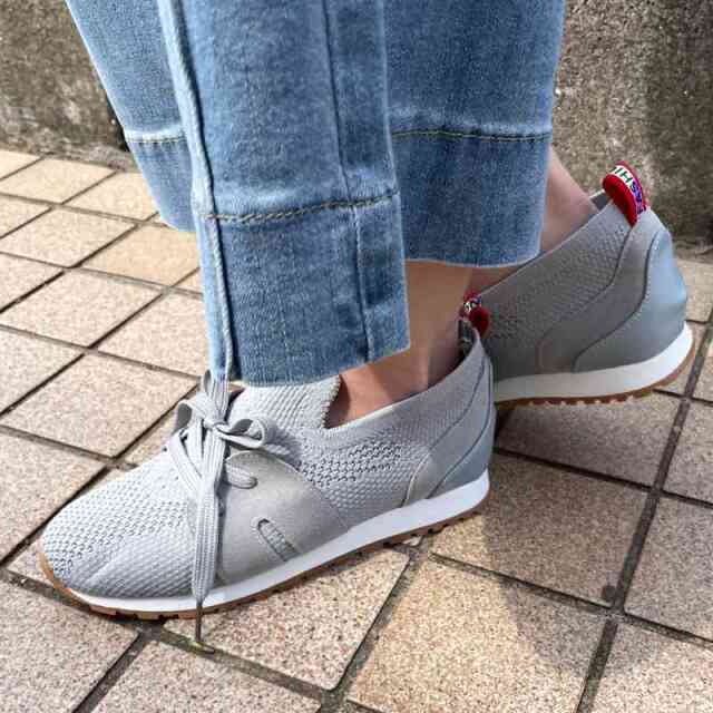 メッシュスニーカー