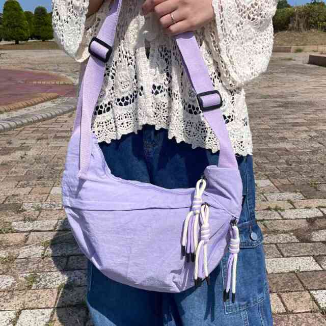 撥水三日月ショルダーバッグ