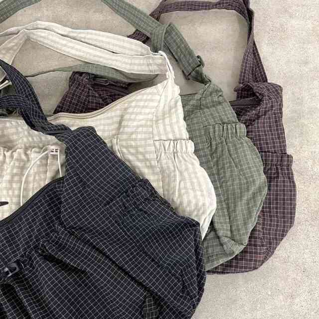 撥水チェックショルダーバッグ