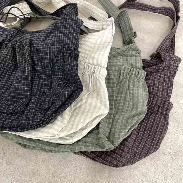 撥水チェックショルダーバッグ