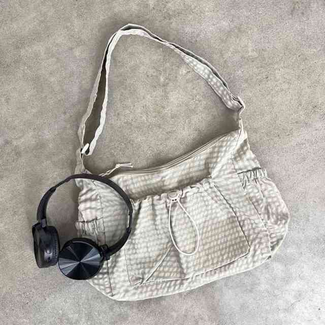 撥水チェックショルダーバッグ