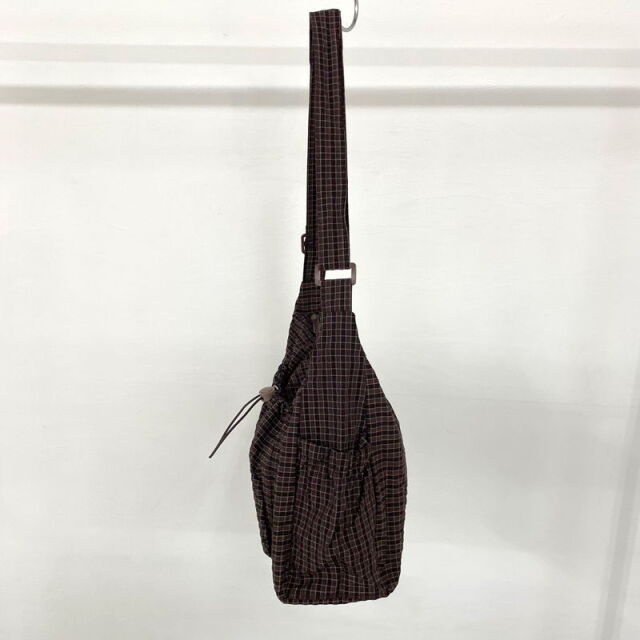 撥水チェックショルダーバッグ