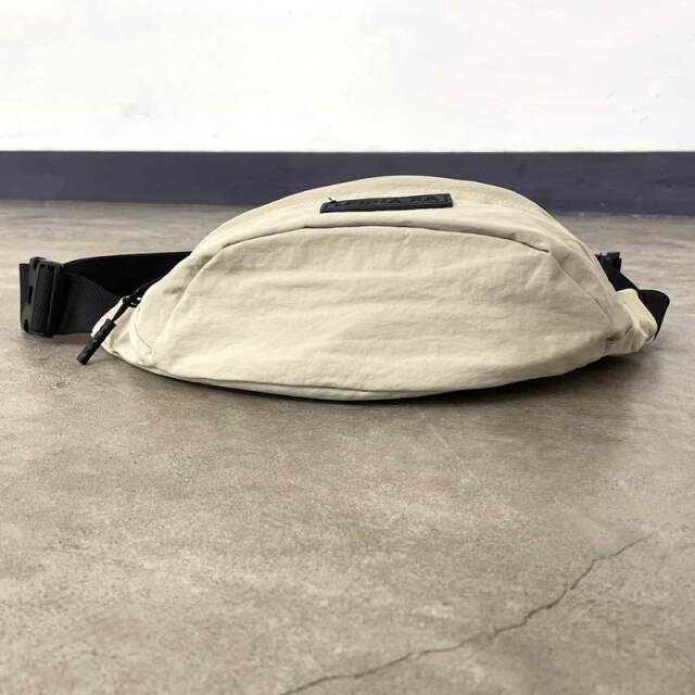撥水ボディーバッグ