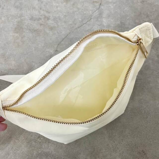 撥水ナイロンボディバッグ