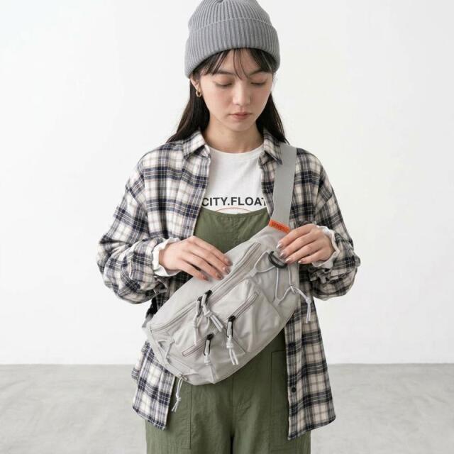 撥水アウトポケットボディーバッグ