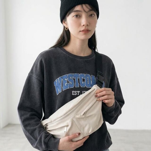 撥水斜めZIPボディーバッグ