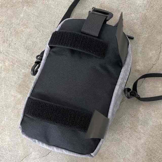 撥水チェックサコッシュ