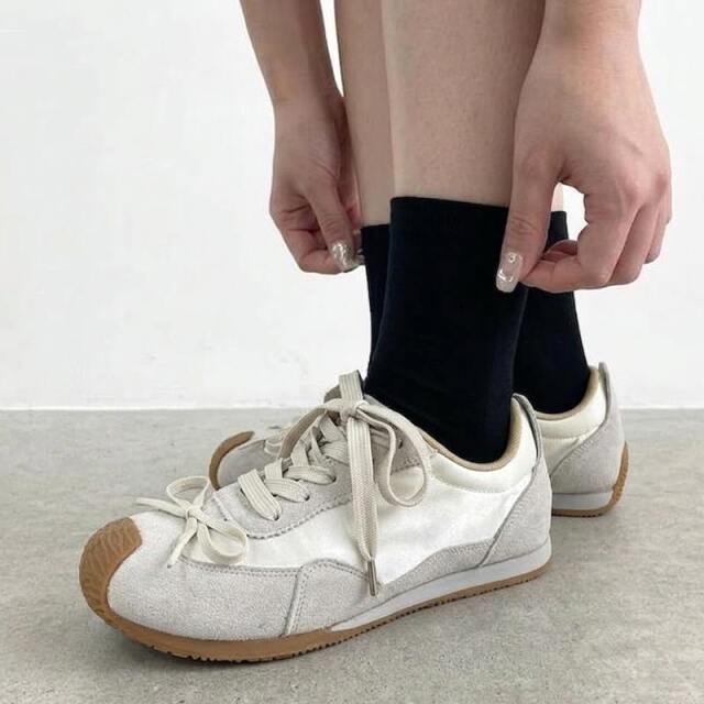 フロントリボンスニーカー