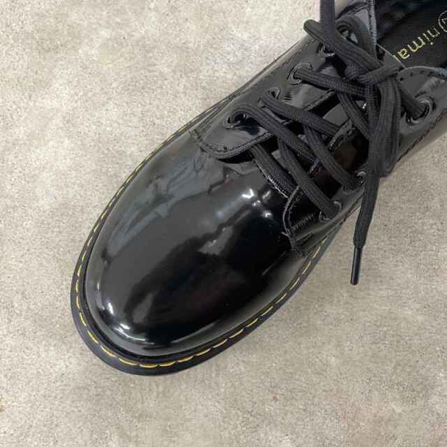 厚底レースアップシューズ
