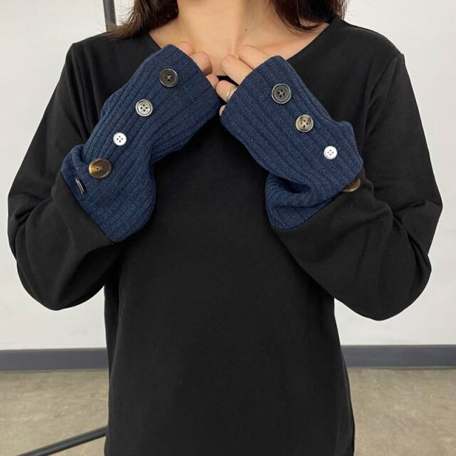 袖切替ボタンロンT