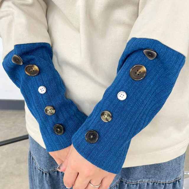 袖切替ボタンロンT