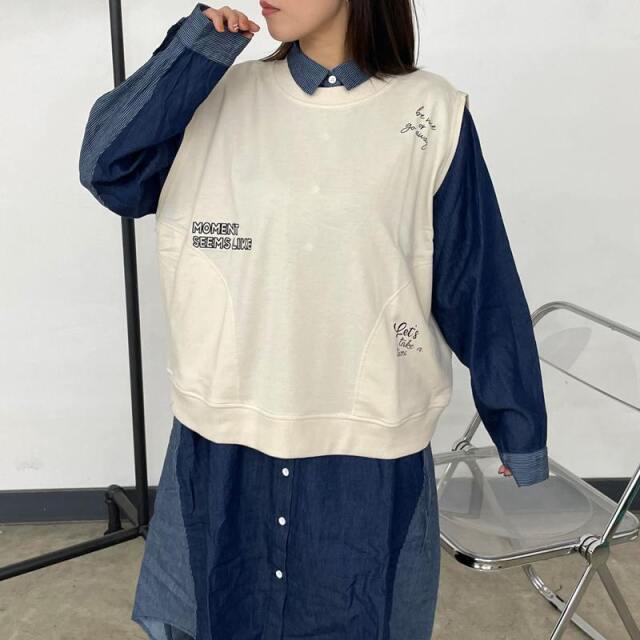 ランダムロゴ裏毛ベスト