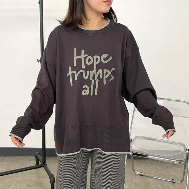 ロゴ刺繍プルオーバー