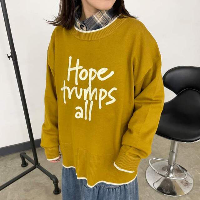 ロゴ刺繍プルオーバー