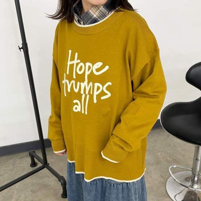 ロゴ刺繍プルオーバー