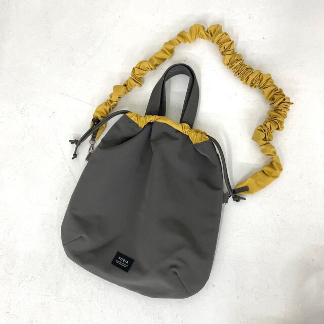 ギャザーストラップショルダーバッグ