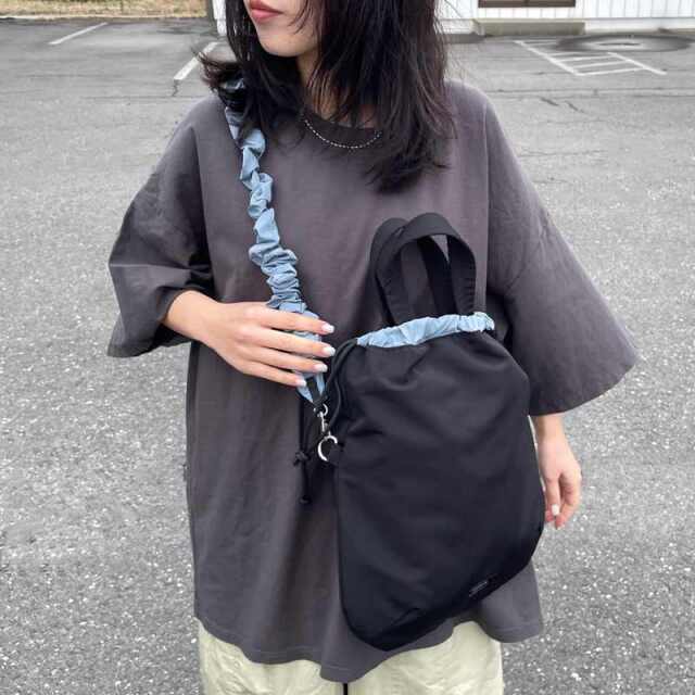 ギャザーストラップショルダーバッグ