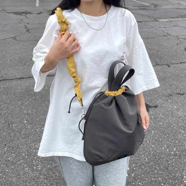 ギャザーストラップショルダーバッグ