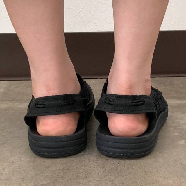 スニーカーサンダル