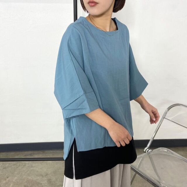 サイドスリットタンクトップ