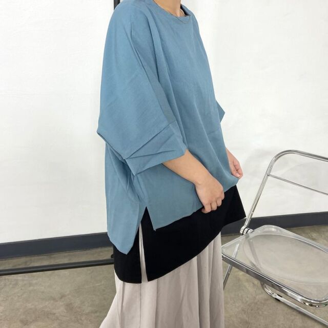 サイドスリットタンクトップ