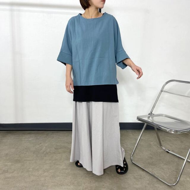 サイドスリットタンクトップ