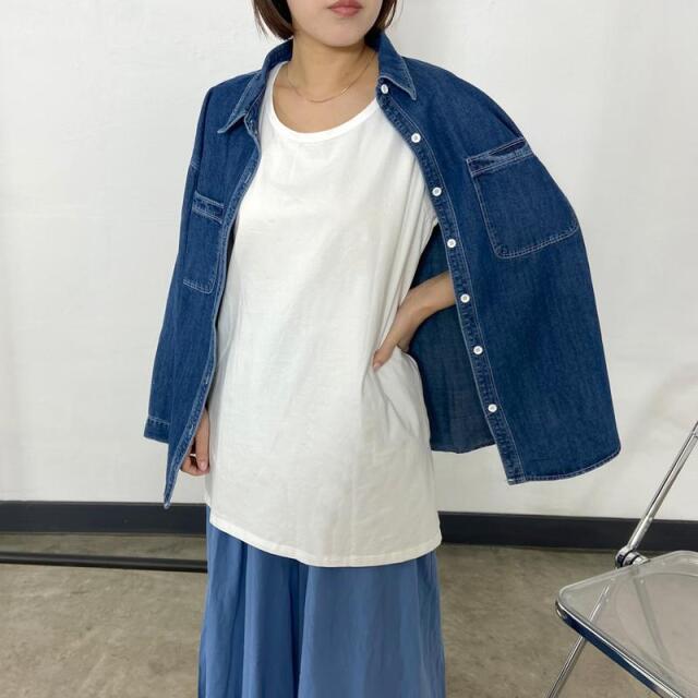 サイドスリットタンクトップ