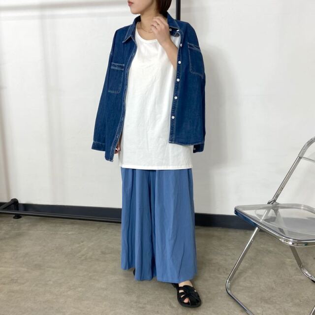サイドスリットタンクトップ
