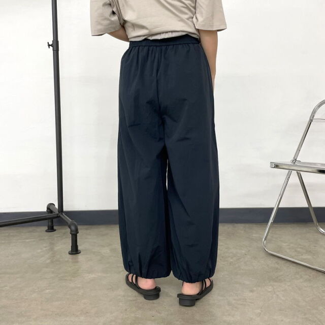 黒いギャザー入りナイロンパンツ パンツ サイドギャザーナイロンパンツ レディース : ZOZOTOWN